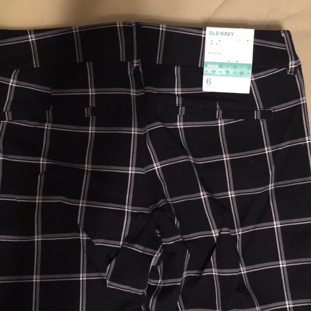 Black & white Capri plaid pant